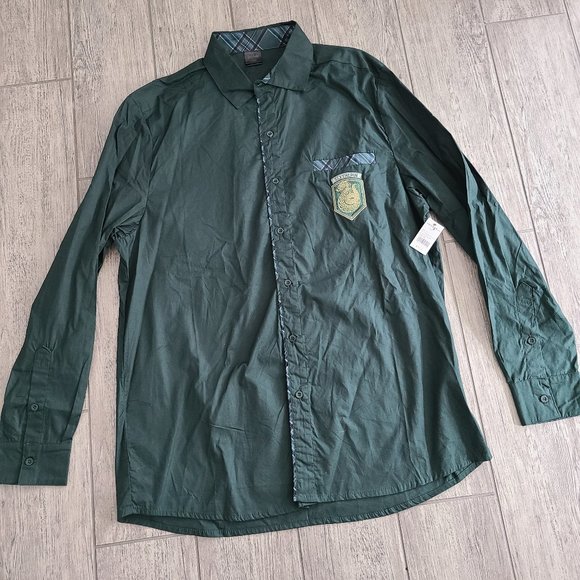 Harry Potter Hufflepuff Universal Studios Men’s Button-Up Shirt green Size L NEW - Picture 1 of 12